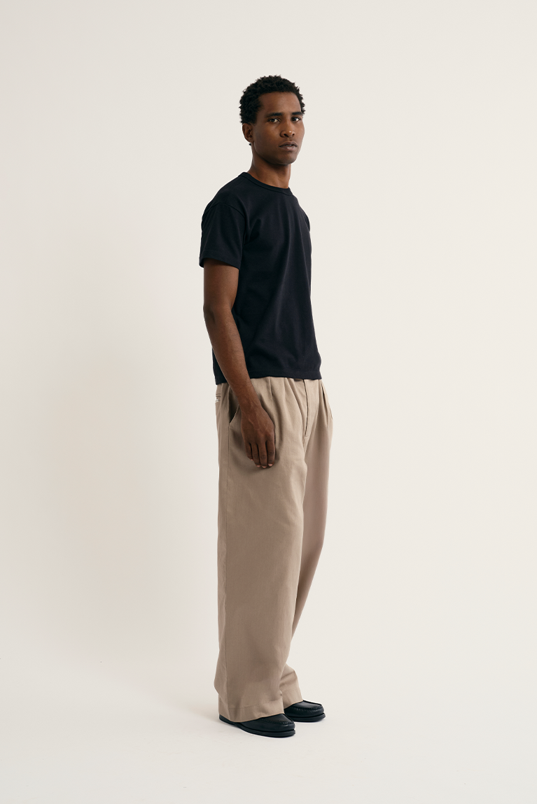 Standard Slim Fit T-shirt - Black