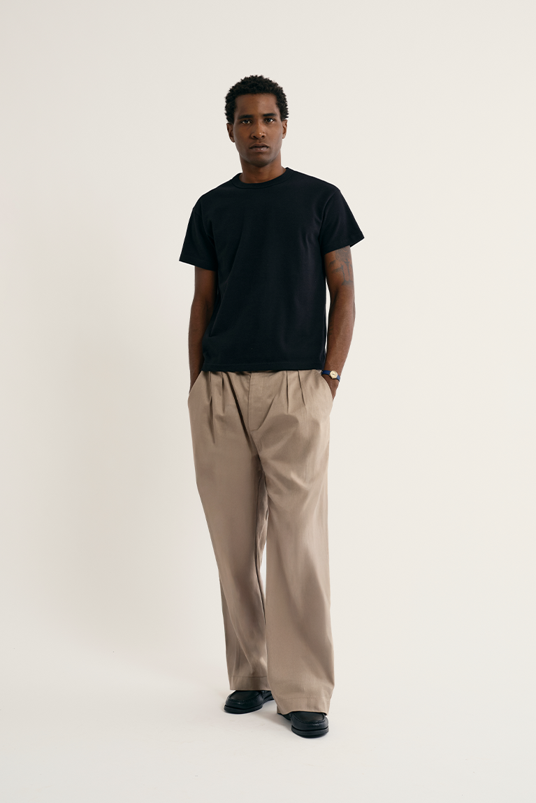Standard Slim Fit T-shirt - Black