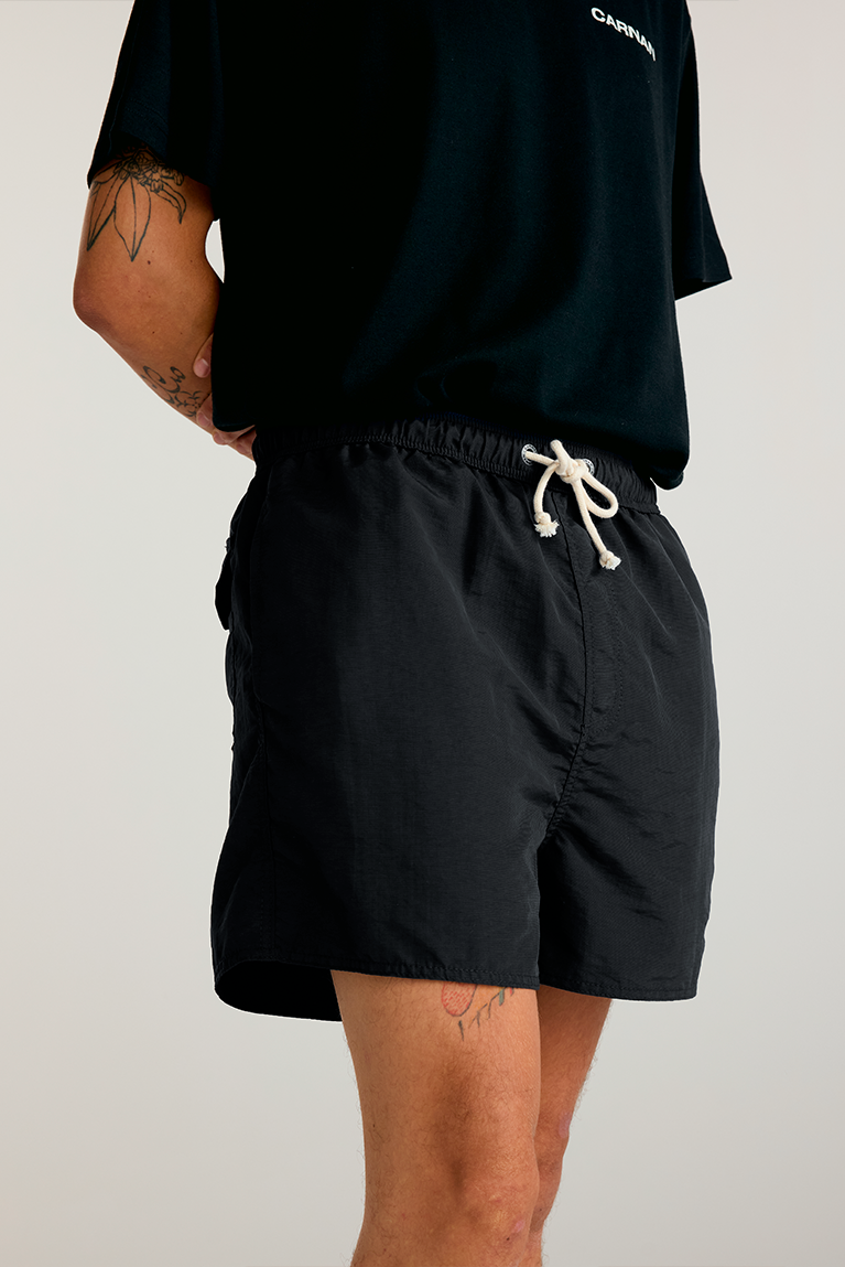 Standard Shorts - Black