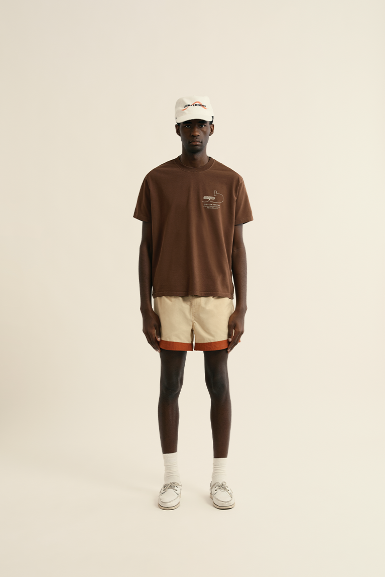 Chair T-shirt - Brown - hover