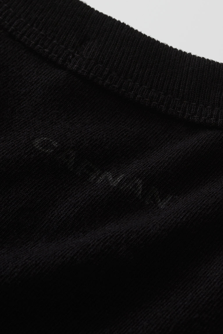 Standard Slim Fit T-shirt - Black