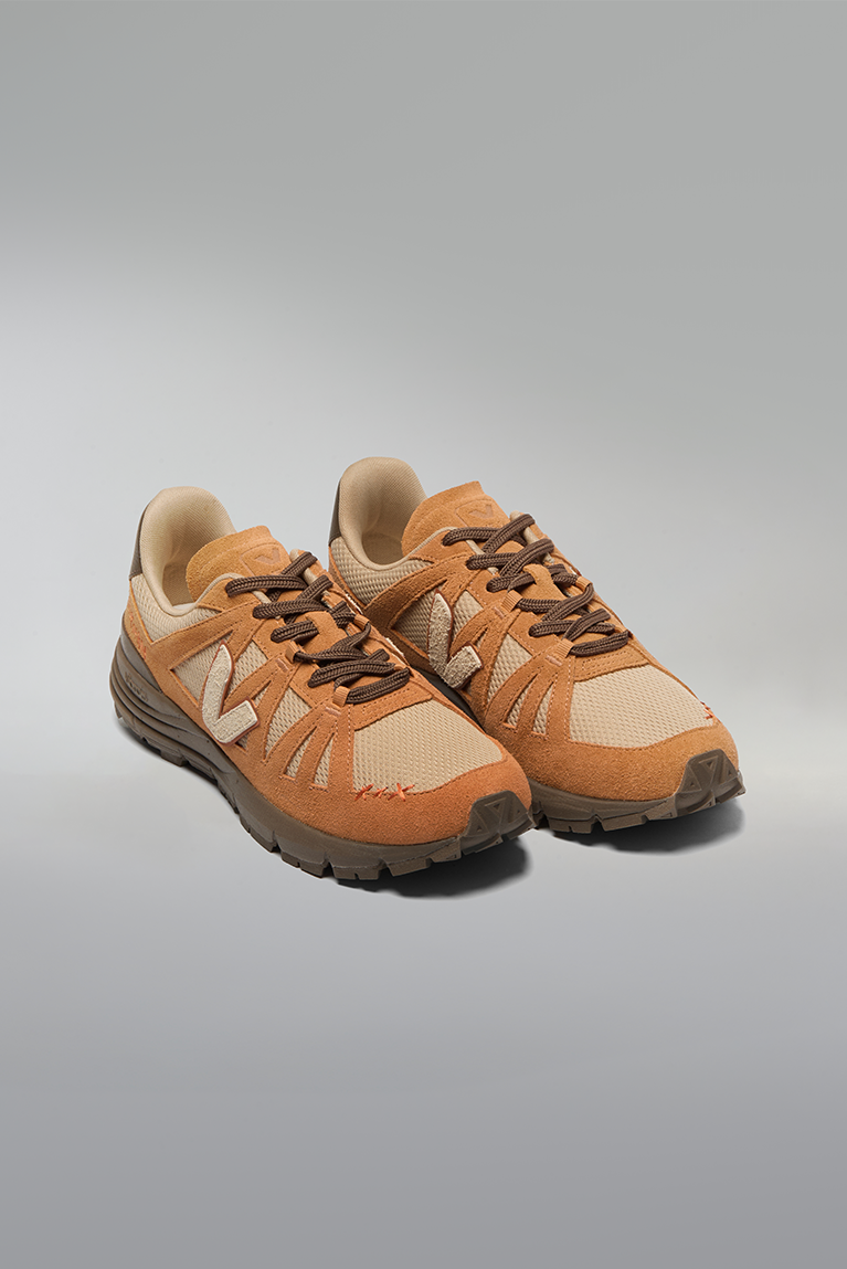 Veja X Carnan Salar Alveomesh Umber - hover