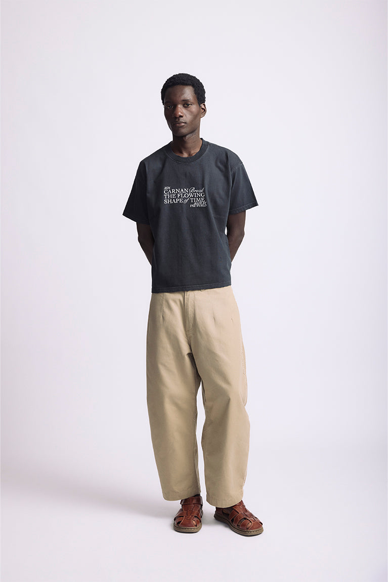 Title Boxy T-shirt - Black - hover